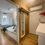 Urban Cosy No 4, Free Private Parking, Self Check-in