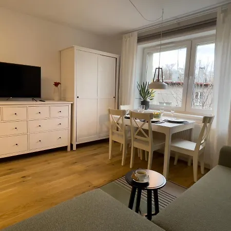 Urban Cosy No 4, Free Private Parking, Self Check-in * Chorzów