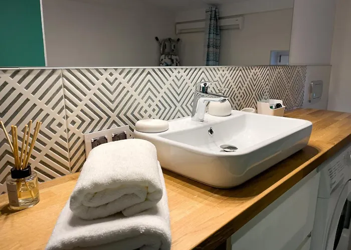 Urban Cosy No 4, Free Private Parking, Self Check-in שורזוב